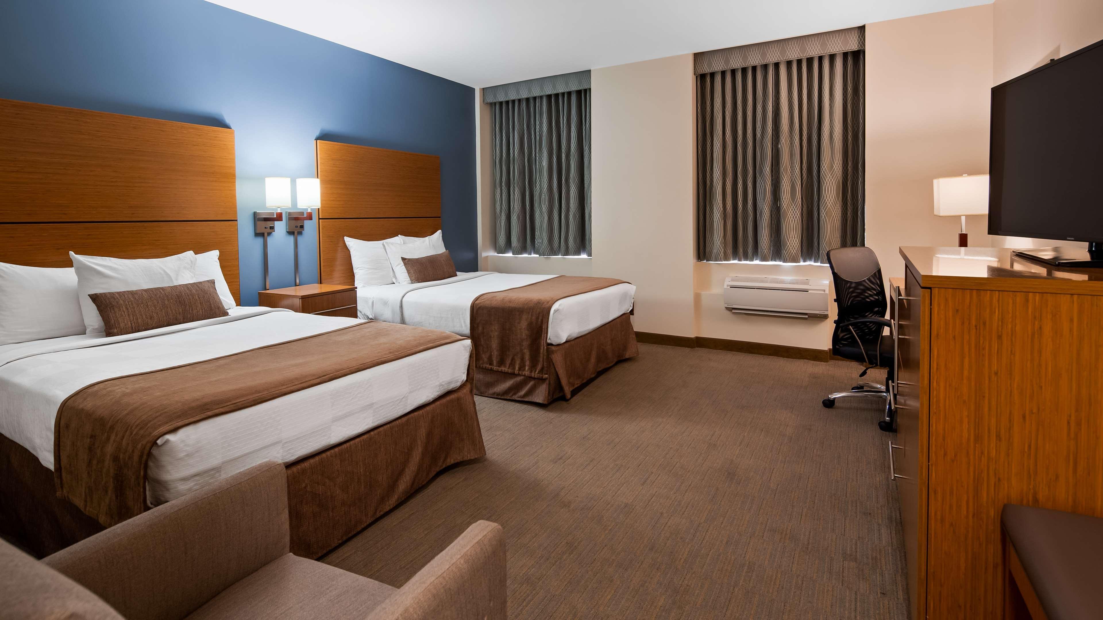 Western Convention Center Hotel 3*
