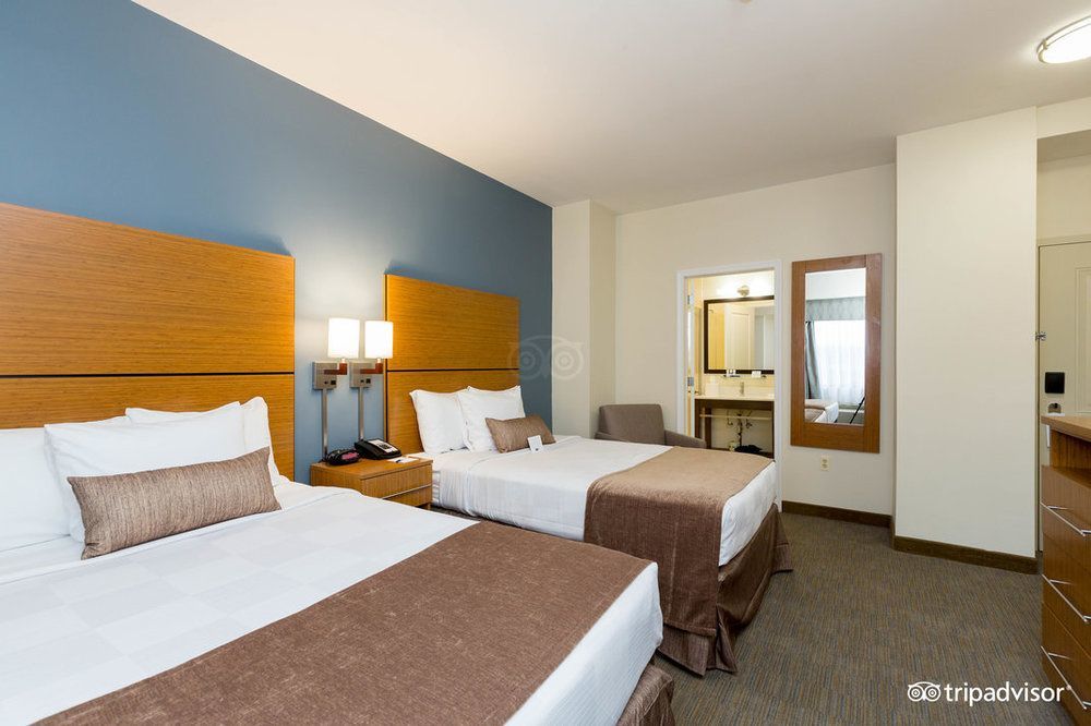 Best Western Plus Convention Center Hotel 3*